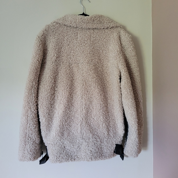 Zara Contrasting Faux Fur Shearling Jacket - Picture 6 of 13